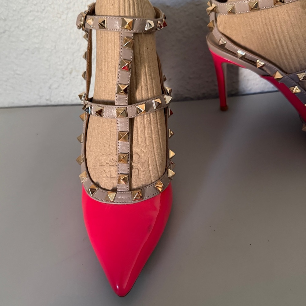 Valentino Hot Pink Patent Leather Rockstud Ankle Strap Pointed Toe Sandals Heels - Picture 16 of 16